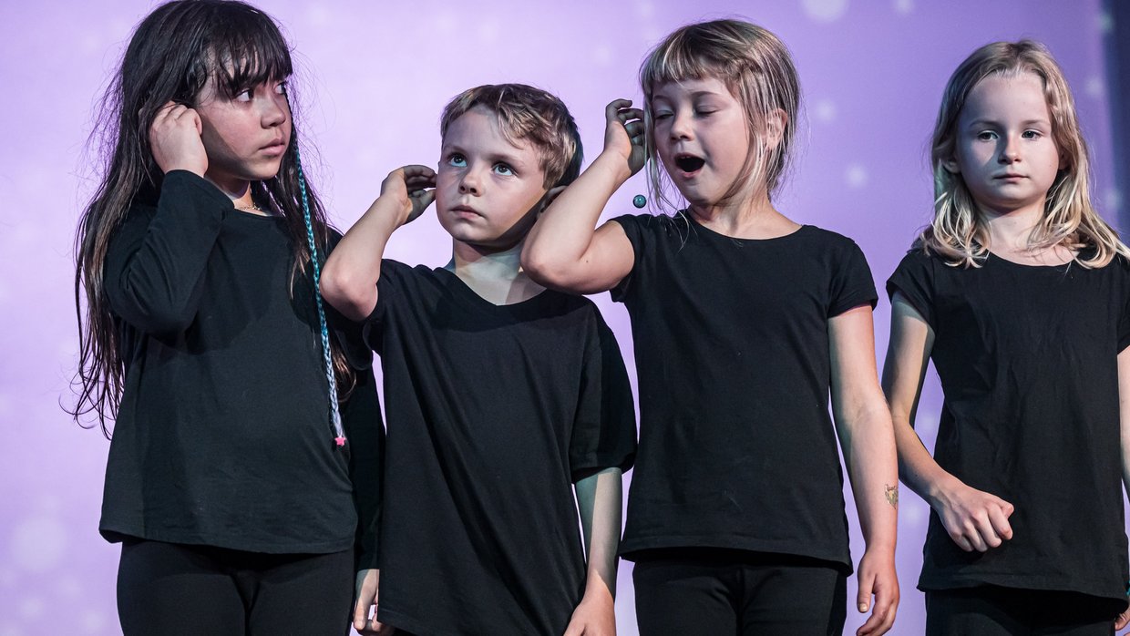 Hüpfen, Klettern, Burgen bauen